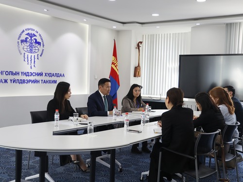 Залуу энтрепренерүүдийг дэмжиж ажиллах талаар санал солилцлоо